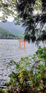 埼玉県川越市結婚相談所【スミレクラブ】芦ノ湖 鳥居